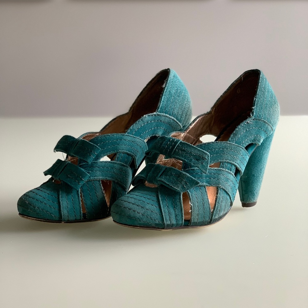 Retro Teal Heels